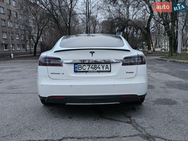 Білий Тесла Модель С, об'ємом двигуна 0 л та пробігом 80 тис. км за 15999 $, фото 6 на Automoto.ua