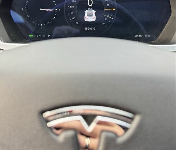 Белый Тесла Модель С, объемом двигателя 0 л и пробегом 189 тыс. км за 15700 $, фото 12 на Automoto.ua