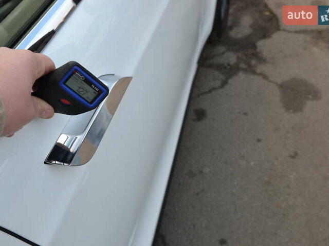 Білий Тесла Модель С, об'ємом двигуна 0 л та пробігом 204 тис. км за 12999 $, фото 36 на Automoto.ua