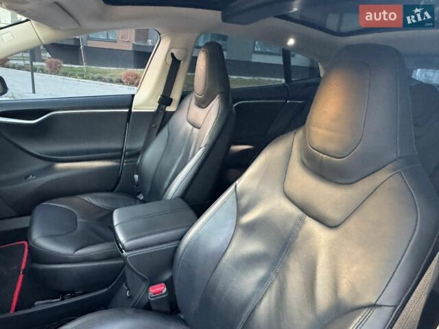Белый Тесла Модель С, объемом двигателя 0 л и пробегом 258 тыс. км за 13900 $, фото 30 на Automoto.ua