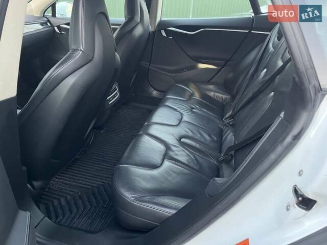 Белый Тесла Модель С, объемом двигателя 0 л и пробегом 268 тыс. км за 12300 $, фото 12 на Automoto.ua