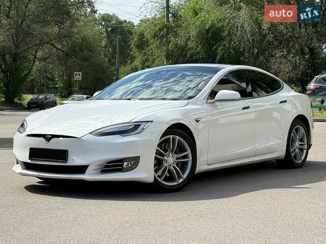 Білий Тесла Модель С, об'ємом двигуна 0 л та пробігом 240 тис. км за 13500 $, фото 3 на Automoto.ua