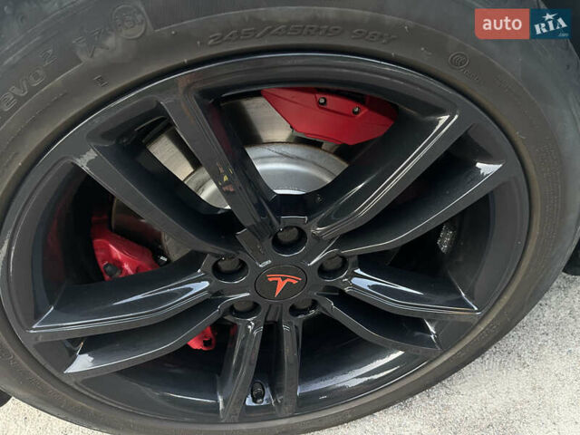 Білий Тесла Модель С, об'ємом двигуна 0 л та пробігом 249 тис. км за 13500 $, фото 4 на Automoto.ua