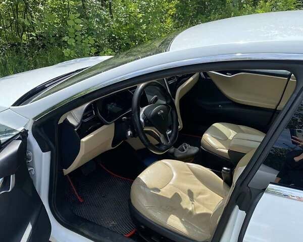 Білий Тесла Модель С, об'ємом двигуна 0 л та пробігом 183 тис. км за 13000 $, фото 3 на Automoto.ua