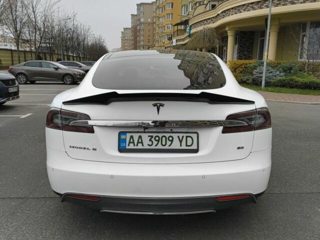 Білий Тесла Модель С, об'ємом двигуна 0 л та пробігом 116 тис. км за 13999 $, фото 4 на Automoto.ua