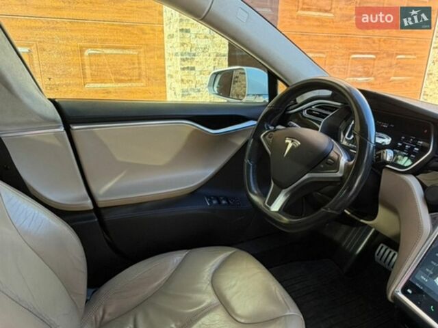 Білий Тесла Модель С, об'ємом двигуна 0 л та пробігом 100 тис. км за 12900 $, фото 16 на Automoto.ua