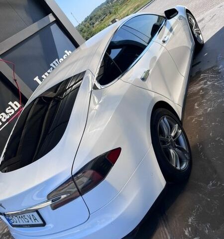 Білий Тесла Модель С, об'ємом двигуна 0 л та пробігом 156 тис. км за 12500 $, фото 6 на Automoto.ua