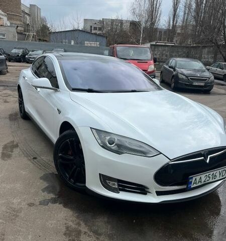Белый Тесла Модель С, объемом двигателя 0 л и пробегом 241 тыс. км за 10499 $, фото 1 на Automoto.ua