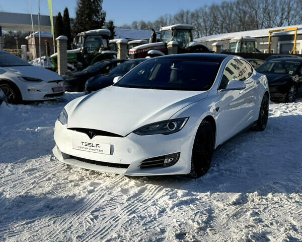 Белый Тесла Модель С, объемом двигателя 0 л и пробегом 133 тыс. км за 10700 $, фото 7 на Automoto.ua