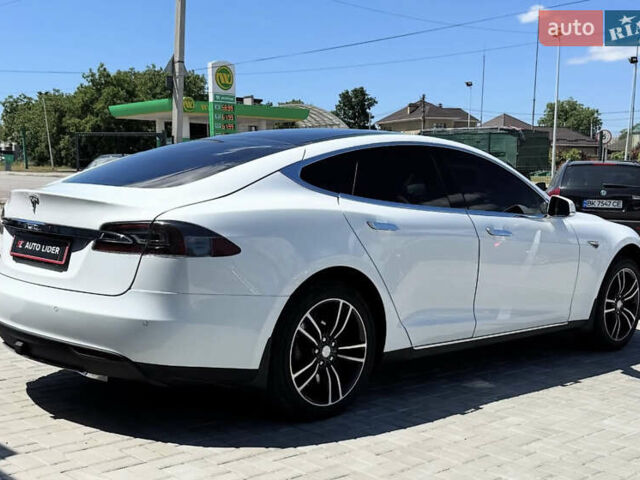 Белый Тесла Модель С, объемом двигателя 0 л и пробегом 186 тыс. км за 15700 $, фото 9 на Automoto.ua