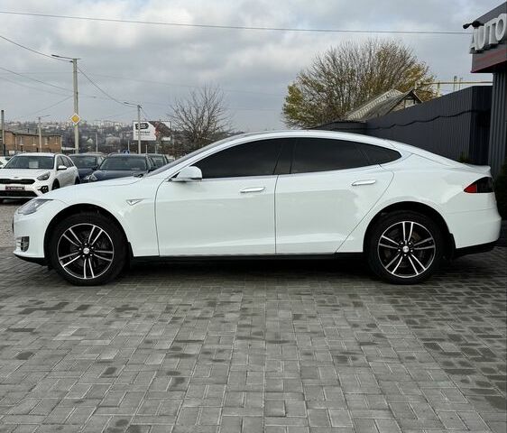Белый Тесла Модель С, объемом двигателя 0 л и пробегом 189 тыс. км за 15700 $, фото 7 на Automoto.ua