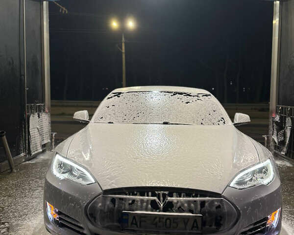 Белый Тесла Модель С, объемом двигателя 0 л и пробегом 150 тыс. км за 17000 $, фото 12 на Automoto.ua