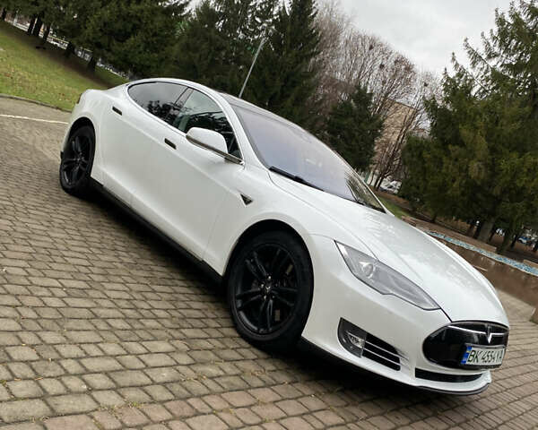 Белый Тесла Модель С, объемом двигателя 0 л и пробегом 166 тыс. км за 14000 $, фото 5 на Automoto.ua