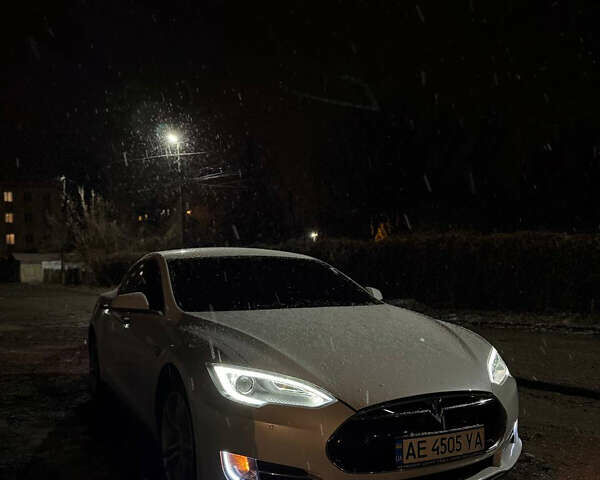 Білий Тесла Модель С, об'ємом двигуна 0 л та пробігом 150 тис. км за 16500 $, фото 14 на Automoto.ua