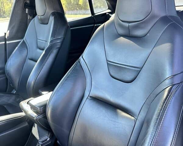 Белый Тесла Модель С, объемом двигателя 0 л и пробегом 132 тыс. км за 13500 $, фото 5 на Automoto.ua