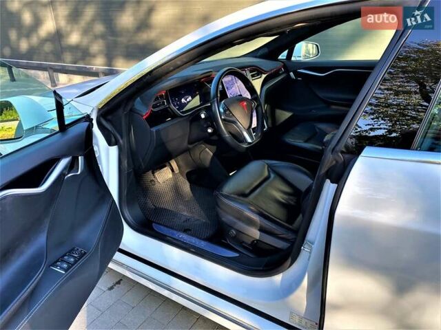 Белый Тесла Модель С, объемом двигателя 0 л и пробегом 126 тыс. км за 19700 $, фото 20 на Automoto.ua
