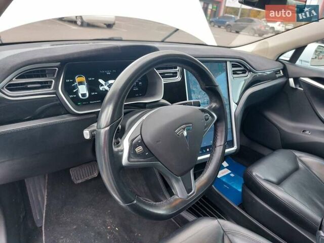 Белый Тесла Модель С, объемом двигателя 0 л и пробегом 120 тыс. км за 16100 $, фото 29 на Automoto.ua