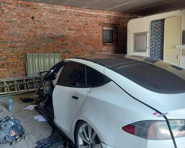 Белый Тесла Модель С, объемом двигателя 0 л и пробегом 170 тыс. км за 1900 $, фото 9 на Automoto.ua