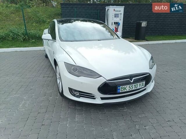 Білий Тесла Модель С, об'ємом двигуна 0 л та пробігом 118 тис. км за 15000 $, фото 35 на Automoto.ua