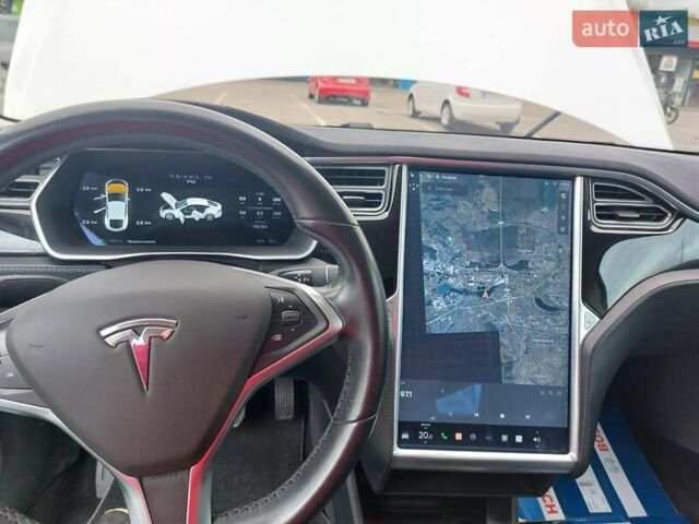 Белый Тесла Модель С, объемом двигателя 0 л и пробегом 120 тыс. км за 16100 $, фото 12 на Automoto.ua
