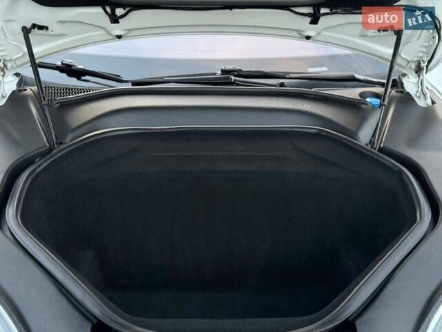 Білий Тесла Модель С, об'ємом двигуна 0 л та пробігом 470 тис. км за 13700 $, фото 64 на Automoto.ua