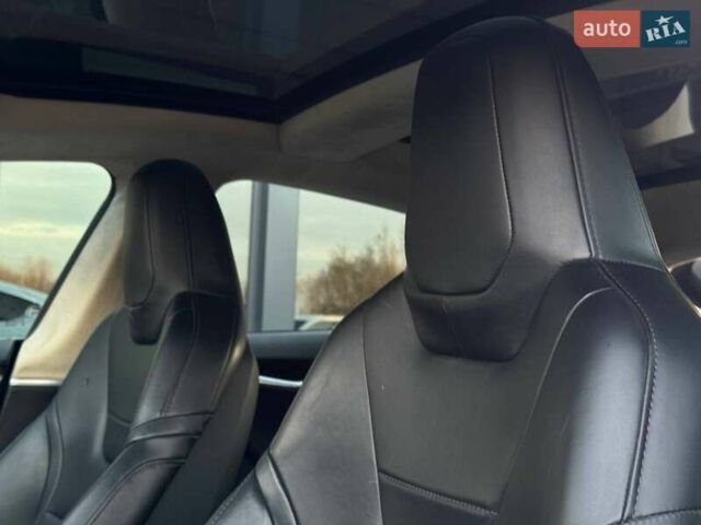 Білий Тесла Модель С, об'ємом двигуна 0 л та пробігом 470 тис. км за 13700 $, фото 34 на Automoto.ua