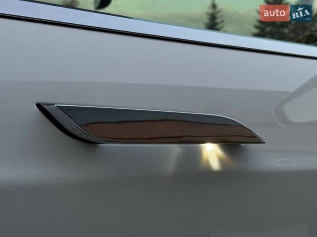 Білий Тесла Модель С, об'ємом двигуна 0 л та пробігом 470 тис. км за 13700 $, фото 49 на Automoto.ua