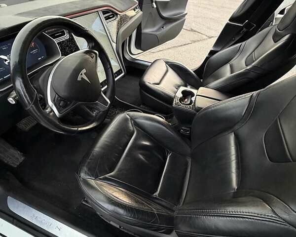 Білий Тесла Модель С, об'ємом двигуна 0 л та пробігом 144 тис. км за 16500 $, фото 15 на Automoto.ua