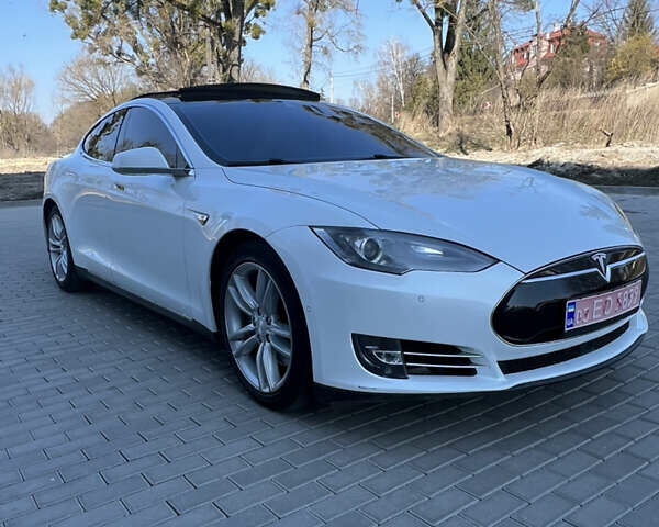 Белый Тесла Модель С, объемом двигателя 0 л и пробегом 290 тыс. км за 16100 $, фото 3 на Automoto.ua