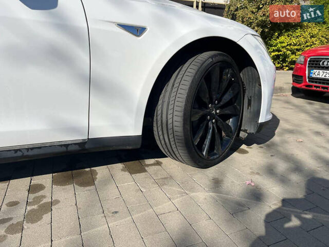 Белый Тесла Модель С, объемом двигателя 0 л и пробегом 250 тыс. км за 16900 $, фото 11 на Automoto.ua