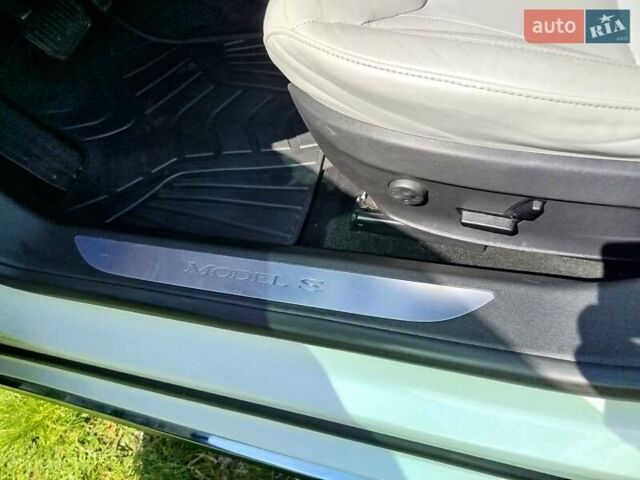 Білий Тесла Модель С, об'ємом двигуна 0 л та пробігом 253 тис. км за 15000 $, фото 7 на Automoto.ua