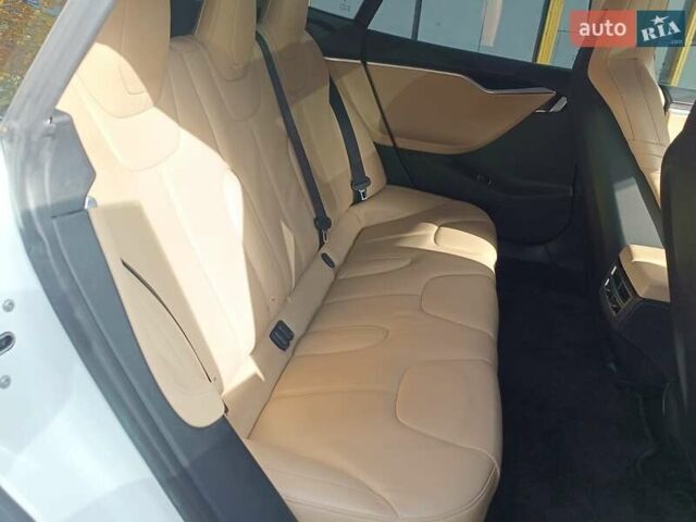 Білий Тесла Модель С, об'ємом двигуна 0 л та пробігом 118 тис. км за 15000 $, фото 18 на Automoto.ua