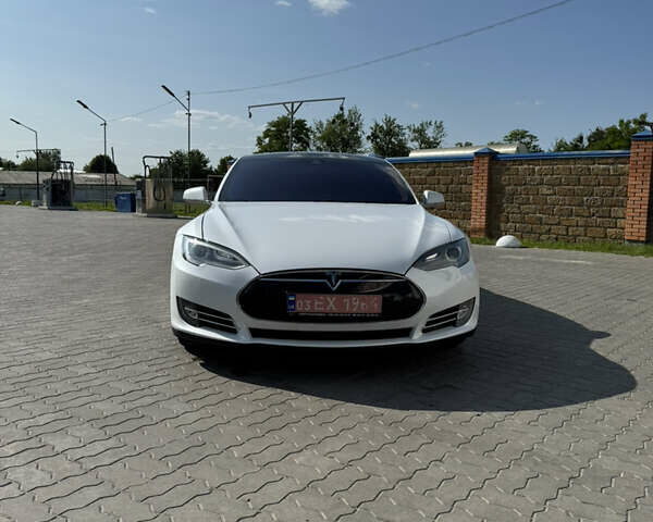 Белый Тесла Модель С, объемом двигателя 0 л и пробегом 205 тыс. км за 14200 $, фото 2 на Automoto.ua