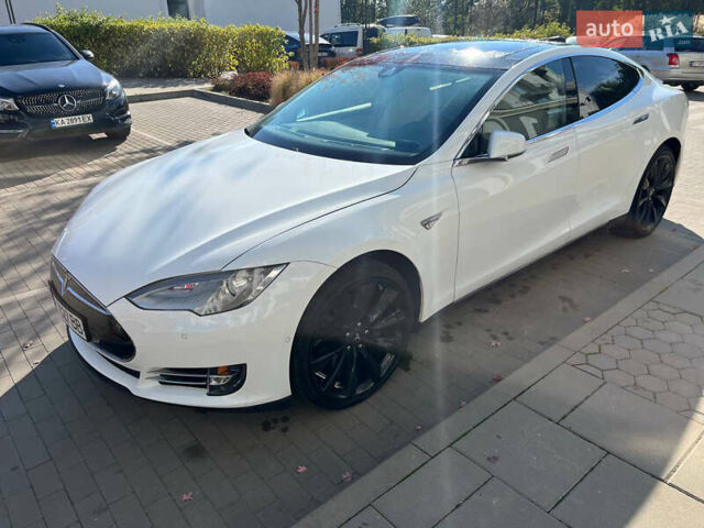 Белый Тесла Модель С, объемом двигателя 0 л и пробегом 250 тыс. км за 16900 $, фото 7 на Automoto.ua