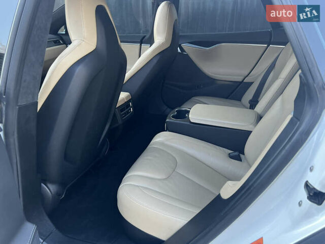 Белый Тесла Модель С, объемом двигателя 0 л и пробегом 290 тыс. км за 16100 $, фото 11 на Automoto.ua