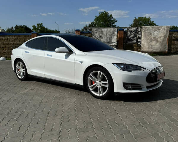 Белый Тесла Модель С, объемом двигателя 0 л и пробегом 205 тыс. км за 14200 $, фото 3 на Automoto.ua