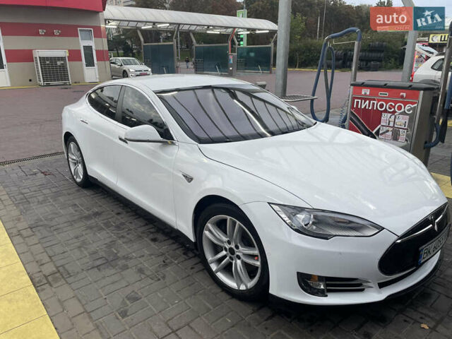 Білий Тесла Модель С, об'ємом двигуна 0 л та пробігом 205 тис. км за 16500 $, фото 1 на Automoto.ua