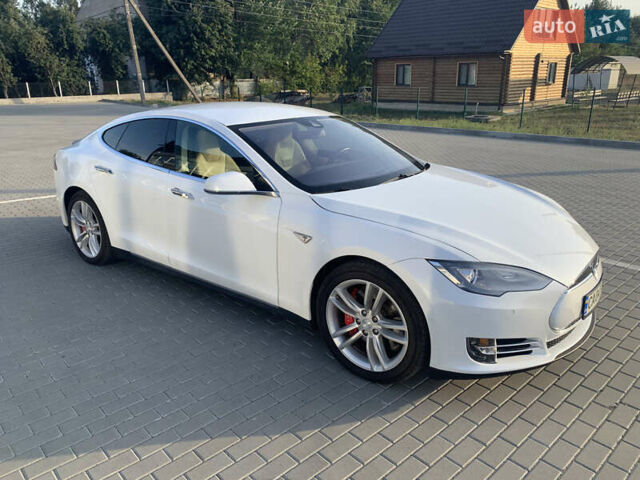 Белый Тесла Модель С, объемом двигателя 0 л и пробегом 106 тыс. км за 17300 $, фото 2 на Automoto.ua