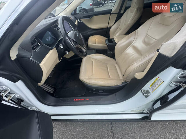 Білий Тесла Модель С, об'ємом двигуна 0 л та пробігом 172 тис. км за 14900 $, фото 15 на Automoto.ua