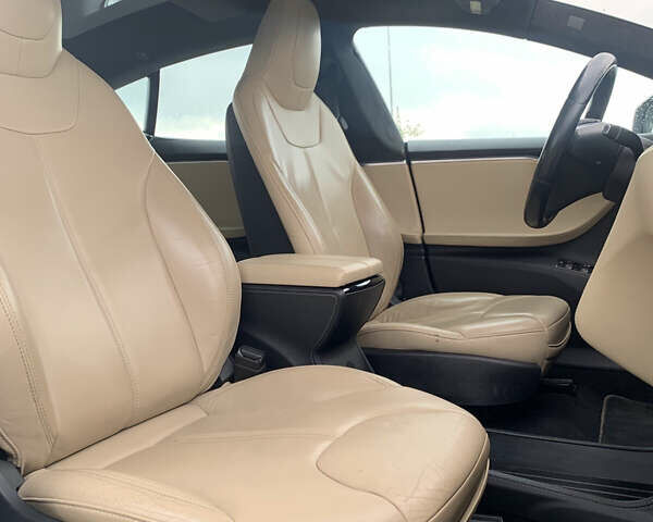 Белый Тесла Модель С, объемом двигателя 0 л и пробегом 184 тыс. км за 16000 $, фото 12 на Automoto.ua