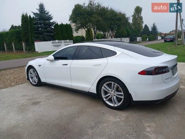Белый Тесла Модель С, объемом двигателя 0 л и пробегом 135 тыс. км за 14500 $, фото 6 на Automoto.ua
