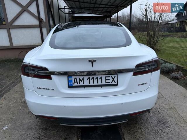 Белый Тесла Модель С, объемом двигателя 0 л и пробегом 220 тыс. км за 17300 $, фото 1 на Automoto.ua