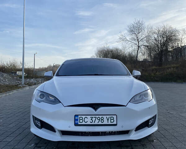 Белый Тесла Модель С, объемом двигателя 0 л и пробегом 225 тыс. км за 15500 $, фото 2 на Automoto.ua