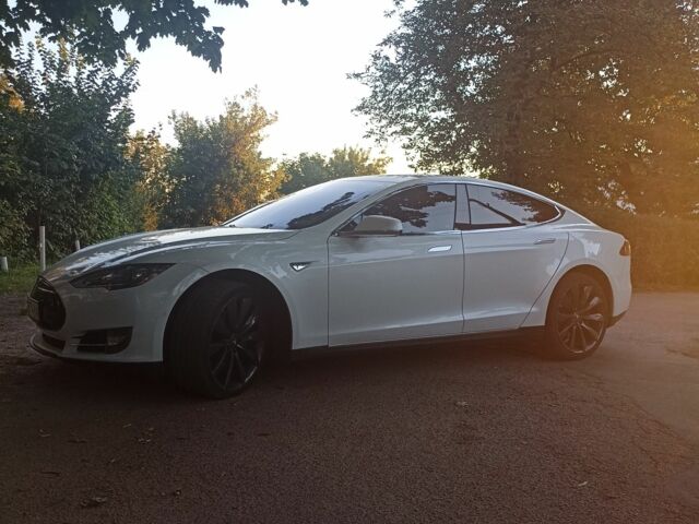 Білий Тесла Модель С, об'ємом двигуна 0 л та пробігом 170 тис. км за 16950 $, фото 5 на Automoto.ua