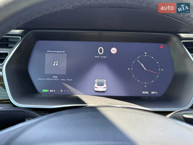 Белый Тесла Модель С, объемом двигателя 0 л и пробегом 146 тыс. км за 16200 $, фото 4 на Automoto.ua