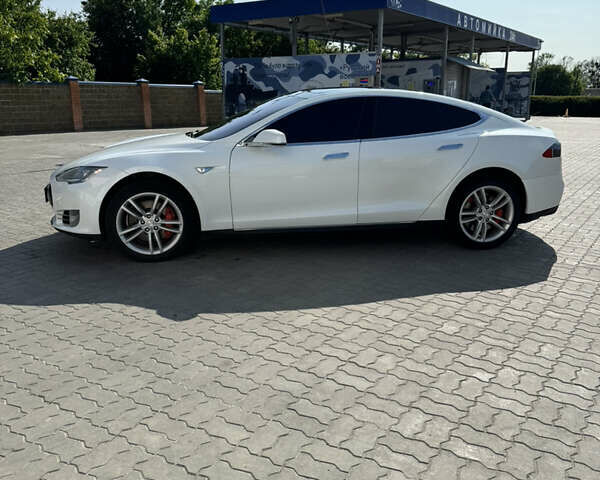 Белый Тесла Модель С, объемом двигателя 0 л и пробегом 205 тыс. км за 14200 $, фото 10 на Automoto.ua
