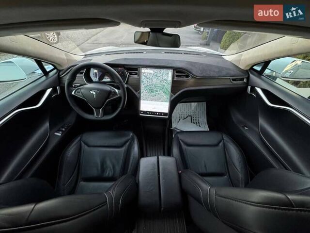 Білий Тесла Модель С, об'ємом двигуна 0 л та пробігом 470 тис. км за 13700 $, фото 47 на Automoto.ua