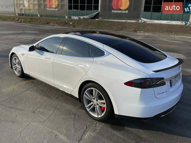 Белый Тесла Модель С, объемом двигателя 0 л и пробегом 140 тыс. км за 17800 $, фото 7 на Automoto.ua