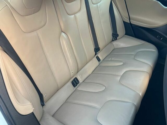 Белый Тесла Модель С, объемом двигателя 0 л и пробегом 192 тыс. км за 12400 $, фото 17 на Automoto.ua