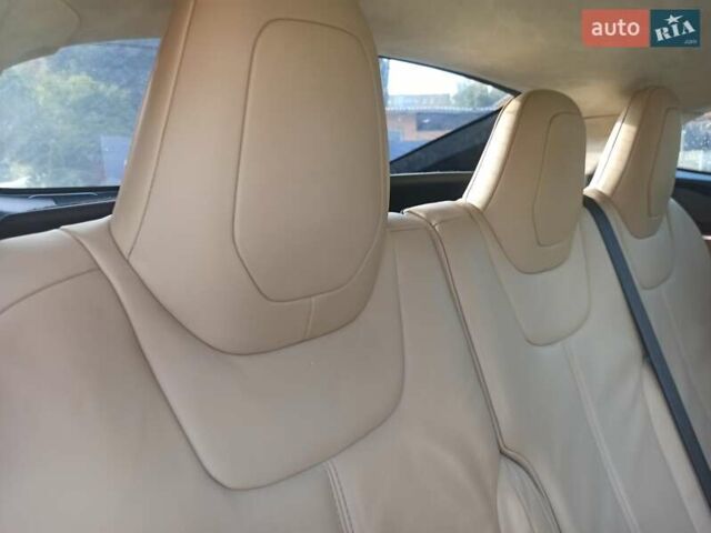 Белый Тесла Модель С, объемом двигателя 0 л и пробегом 120 тыс. км за 18999 $, фото 12 на Automoto.ua